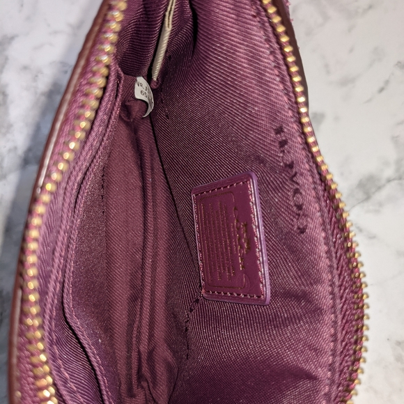 Coach Floral Wristlet Corner Zip - Picture 5 of 10